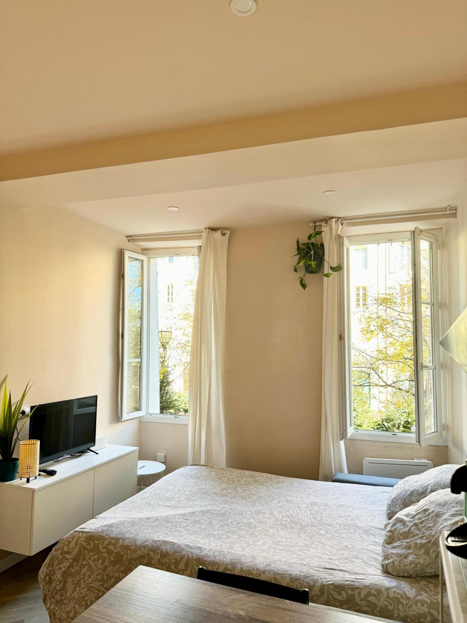 Studio Malibu Central, Lumineux Et Confortable Apartment Hyeres Exterior photo
