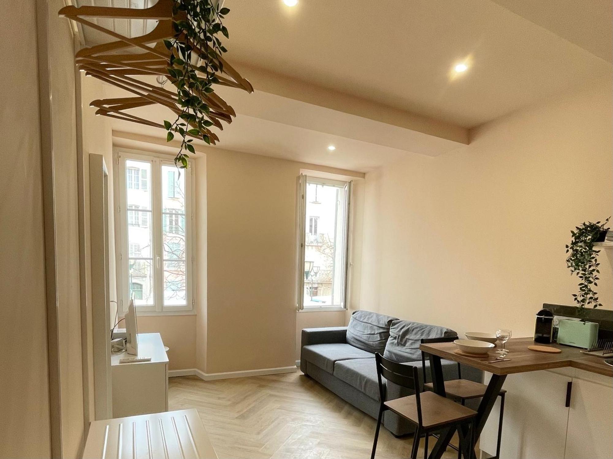 Studio Malibu Central, Lumineux Et Confortable Apartment Hyeres Exterior photo